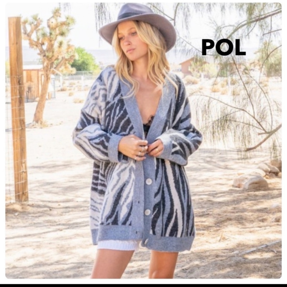 POL sweater Black and Gray 1 large left.